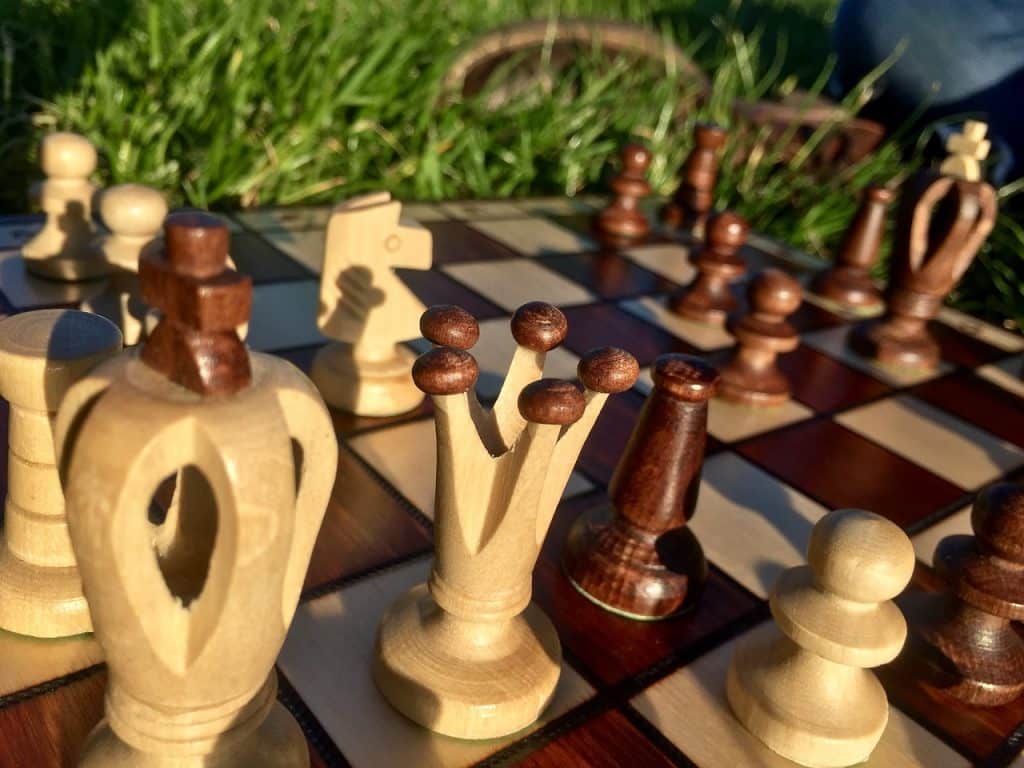Download Chess King Wooden Pieces Wallpaper