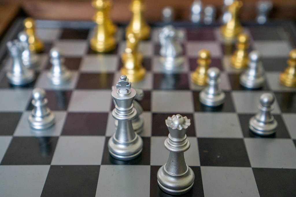 Play Chess online, free and money chess games