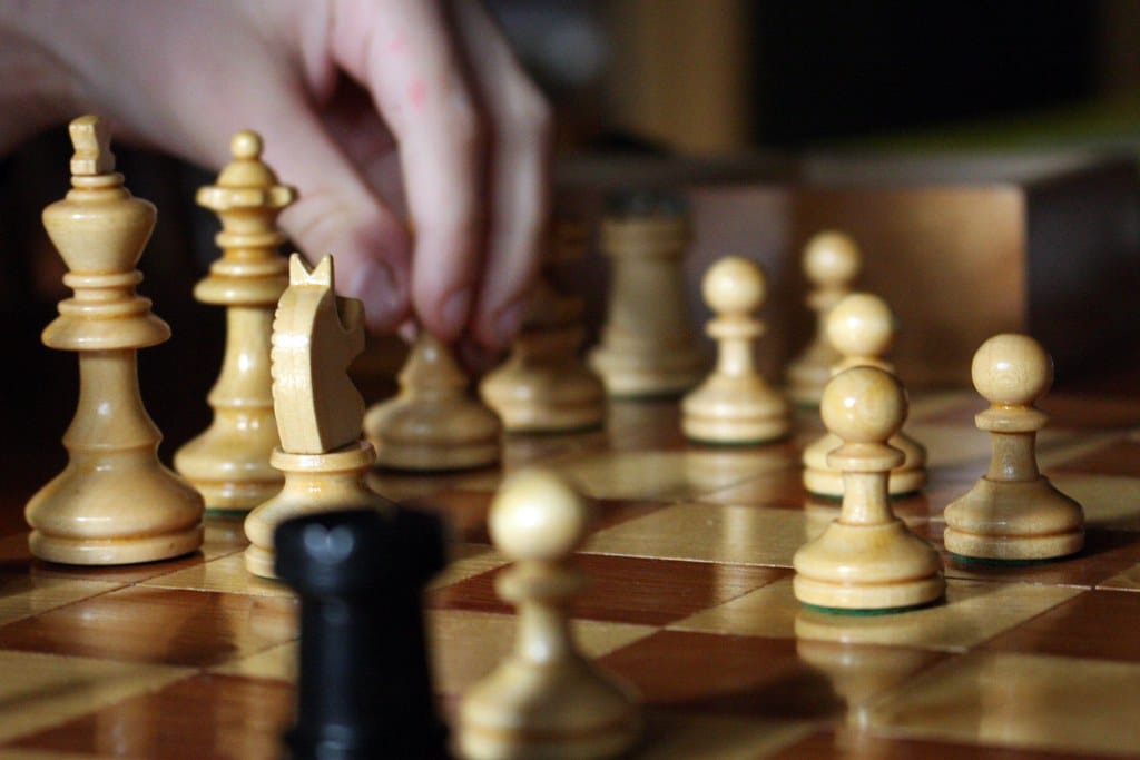 Play chess online with your friends - Discover2Learn