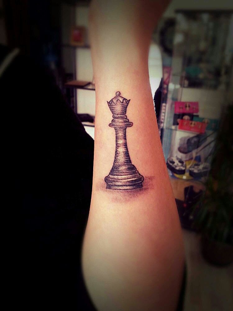 ▷ Queen chess piece tattoo: A unique and special way to express love for  chess in this 2023.