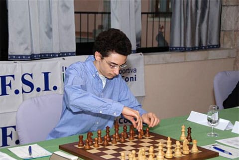 Does Fabiano Caruana still play chess?