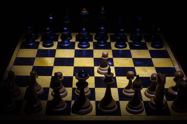 What is the modern design of chess pieces?